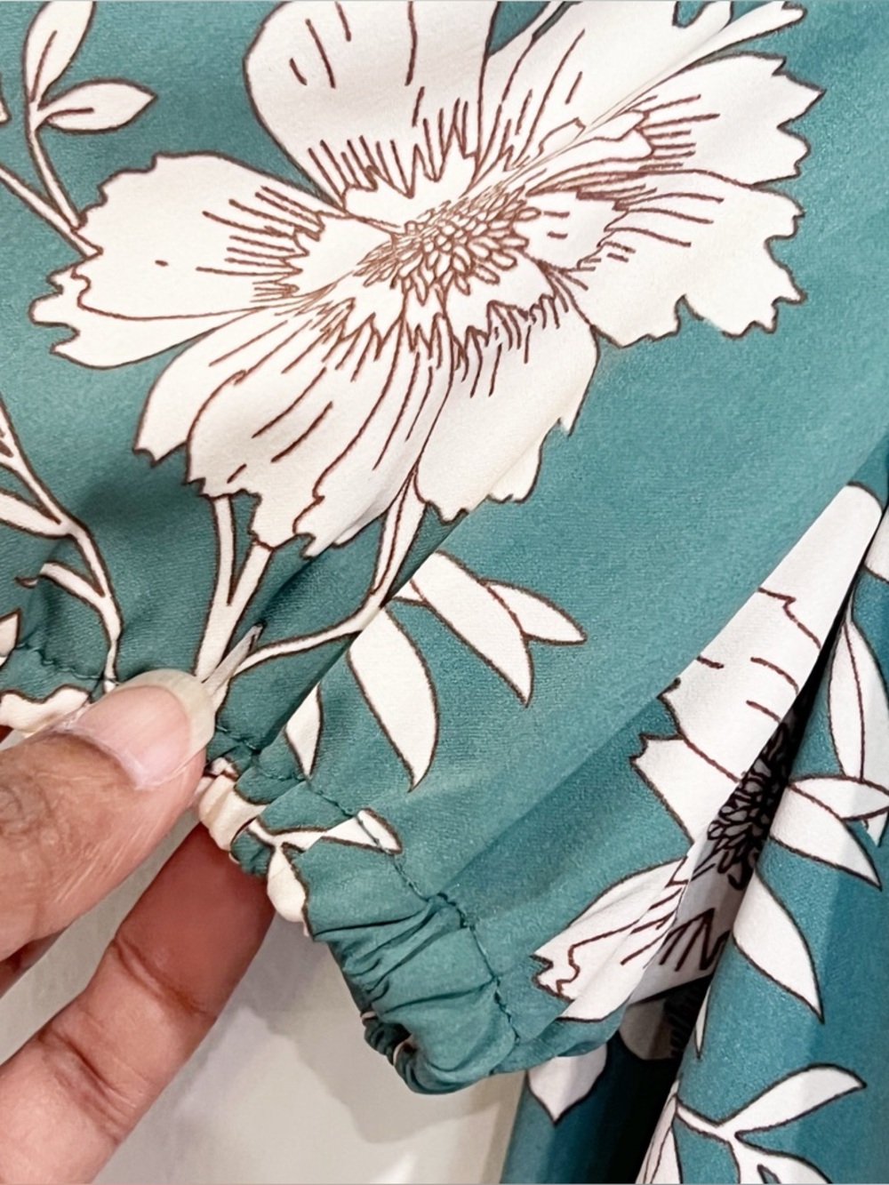 EUC Gal Meets Glam Collection Shannon Pleat Neck Floral Maxi Dress - Picture 7 of 12